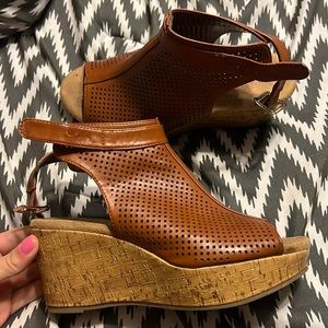 Toetos wedge Sandles